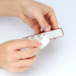 Self-adhesive finger holder with zipper - green - Image 4